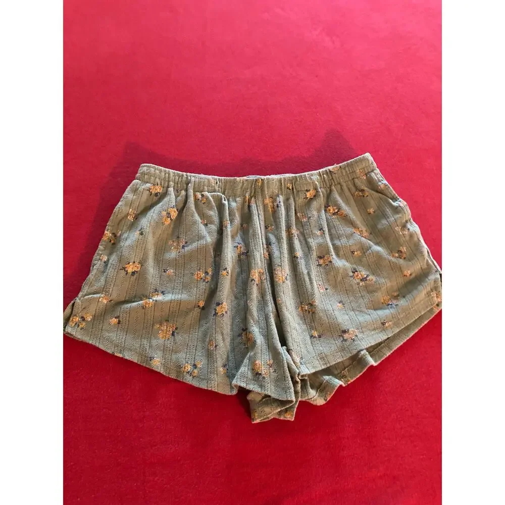 Colsie green floral pajama sleep shorts with pockets Size Medium